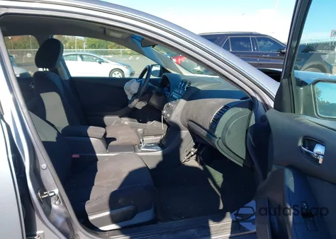 2010 Nissan Altima 2.5 S z USA, uszkodzony, nr VIN 1N4AL2AP5AN495485